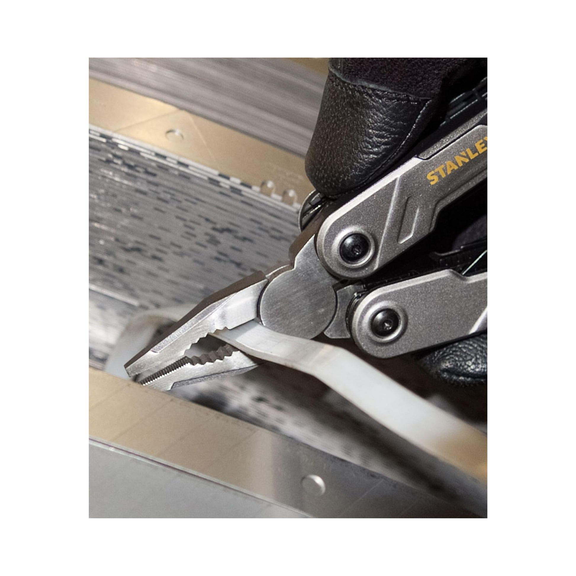 Stanley Fatmax 16-in-1 Multi-tool -  FMHT0-72414